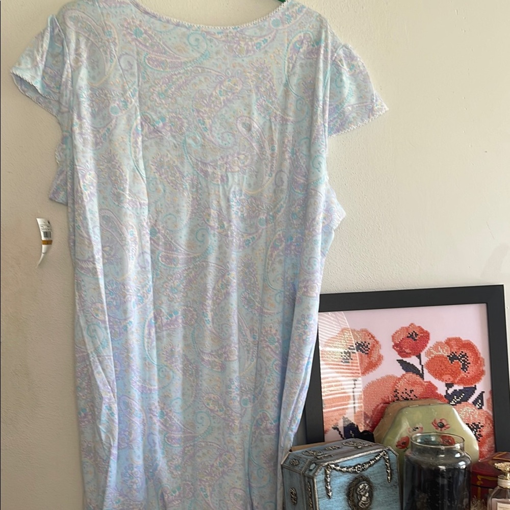 Miss Elaine Floral Nightgown - Picture 9 of 11